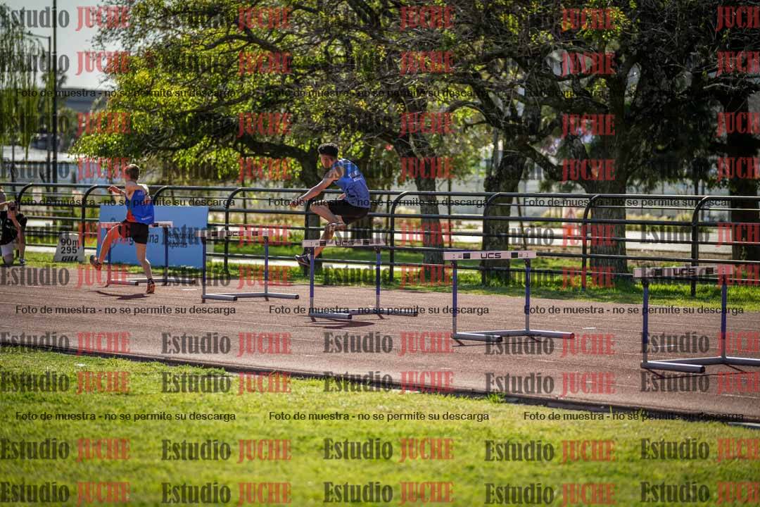 Fotos de los 295 m con vallas de varones