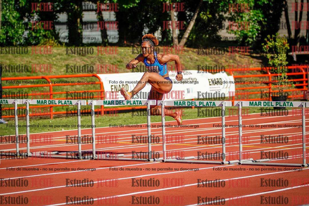 Fotos de los 100 m con vallas de mujeres - hepta 1