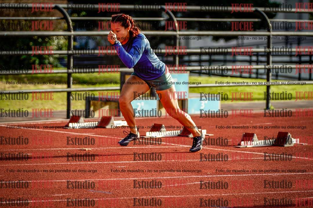 Fotos de los 100 m con vallas de mujeres