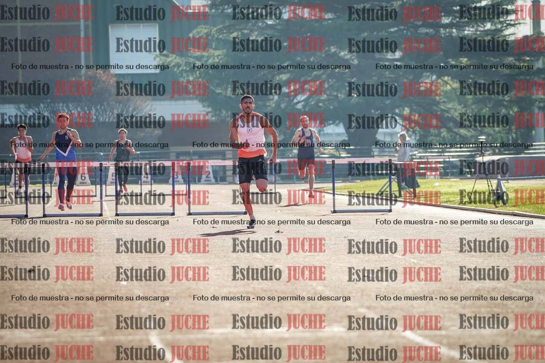 Fotos de los 400 m con vallas de varones