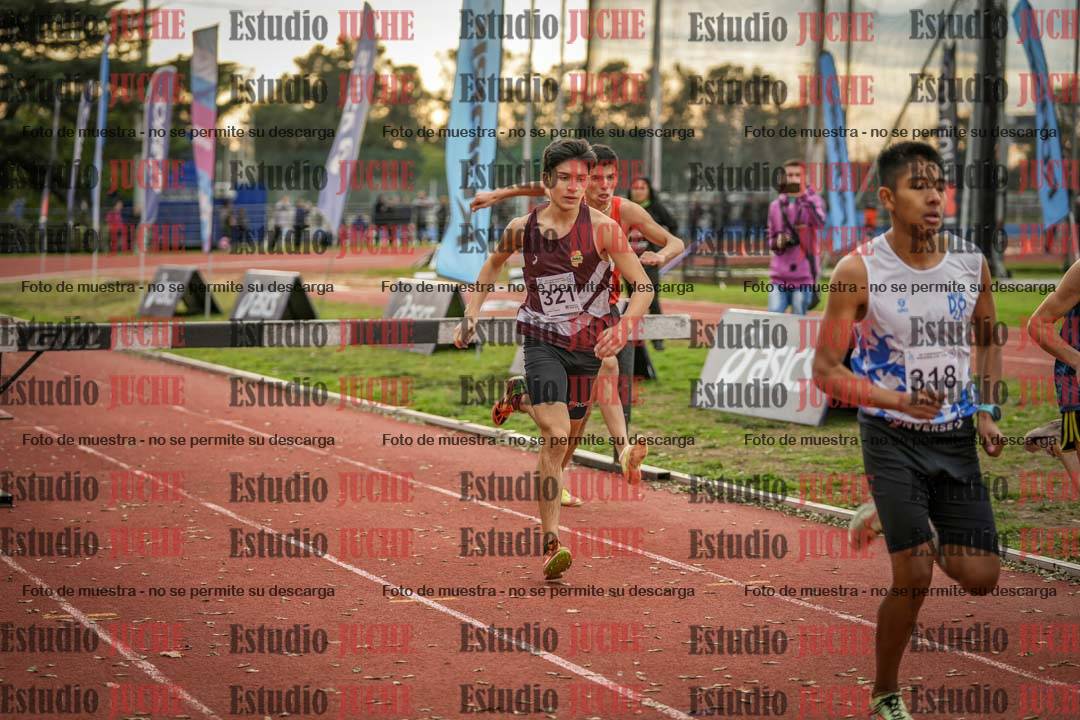 Fotos de los 2000 m con obstáculos de varones