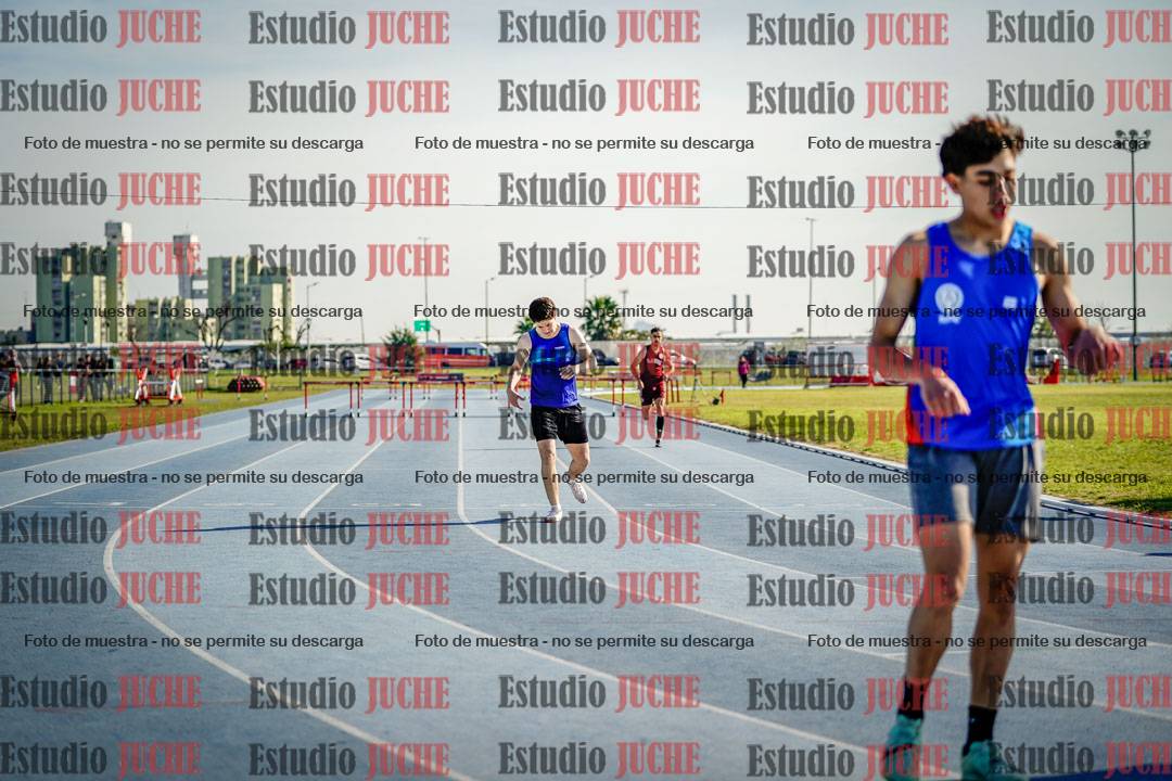 Fotos de los 400 m con vallas de varones