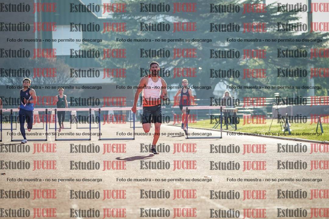 Fotos de los 400 m con vallas de varones