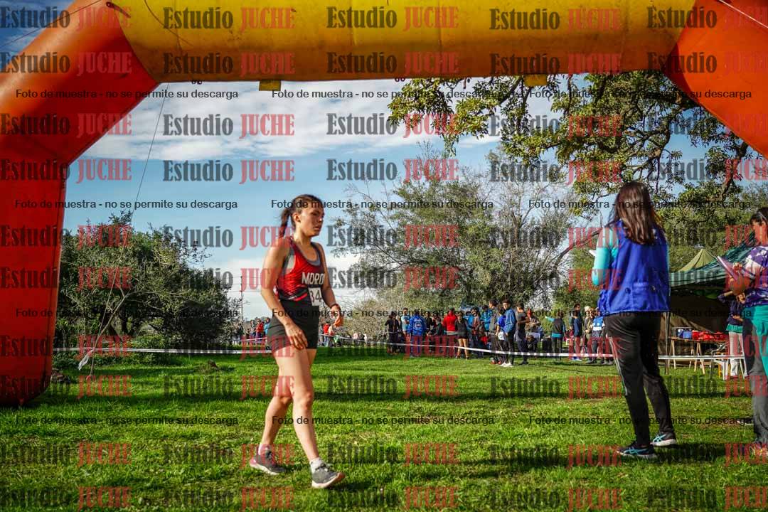 Fotos de la llegada del cross de 4000 m - mujeres