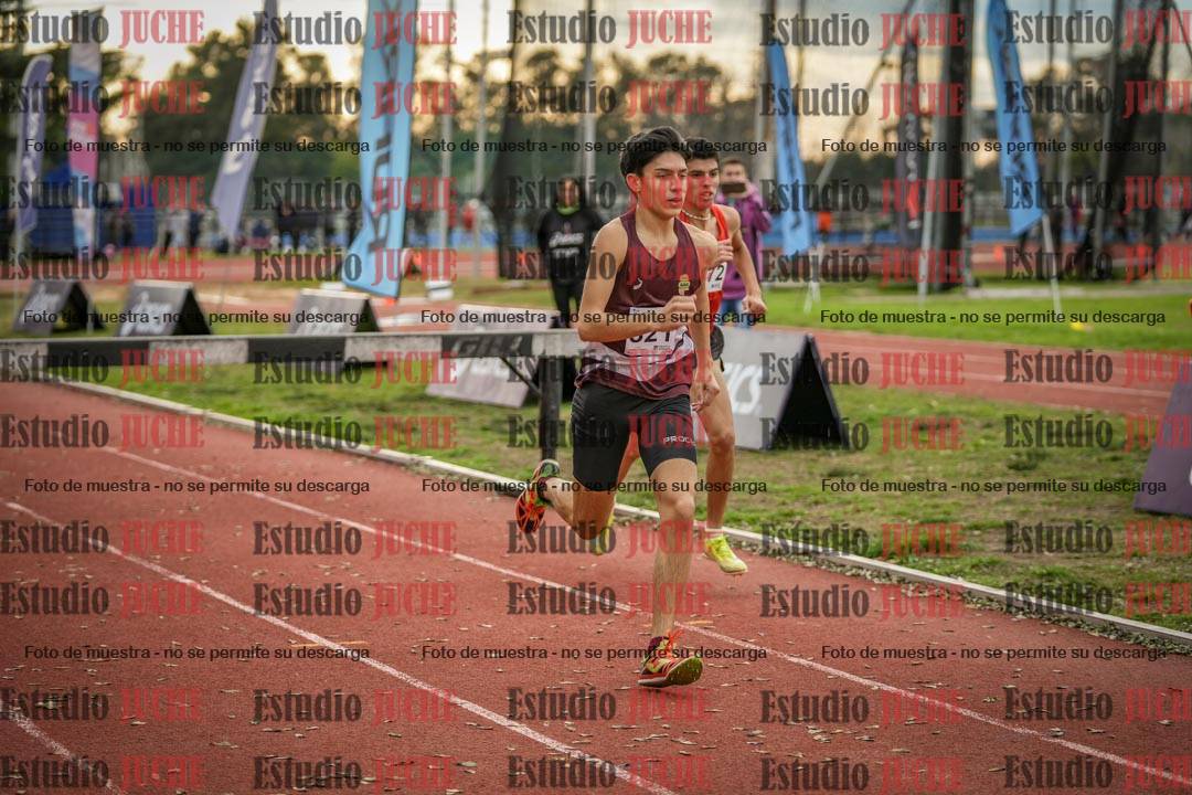 Fotos de los 2000 m con obstáculos de varones