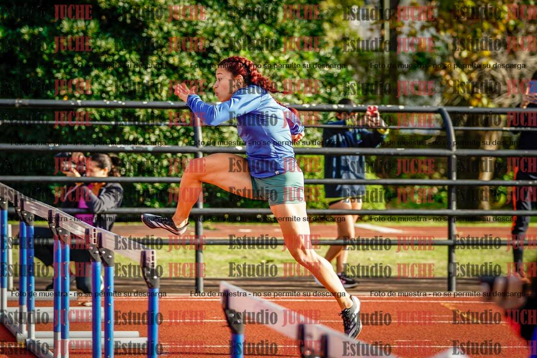 Fotos de los 100 m con vallas de mujeres