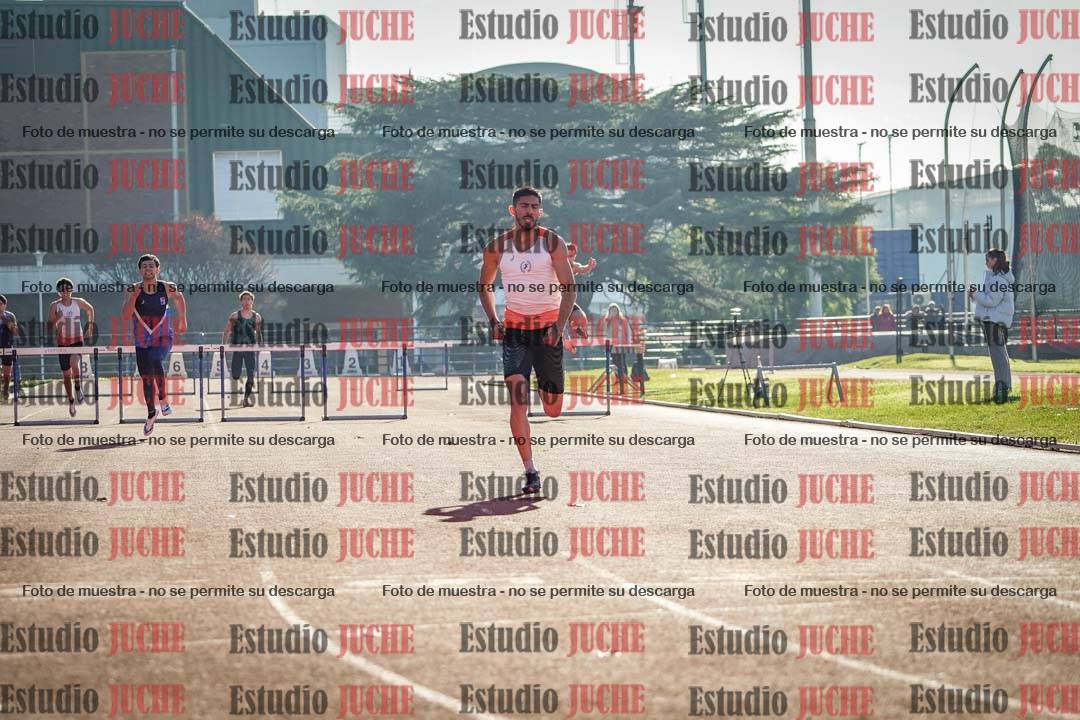Fotos de los 400 m con vallas de varones