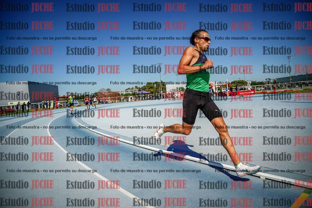 Fotos de los 5000 m de mujeres y varones - serie 1