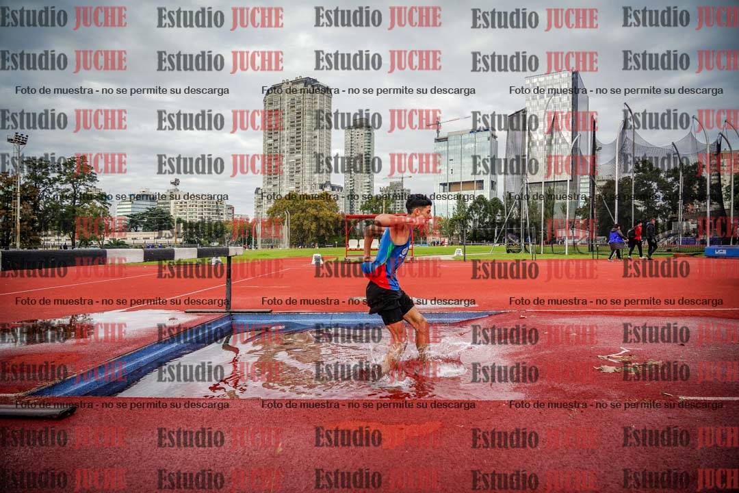 Fotos de los 3000 m con obstáculos de varones