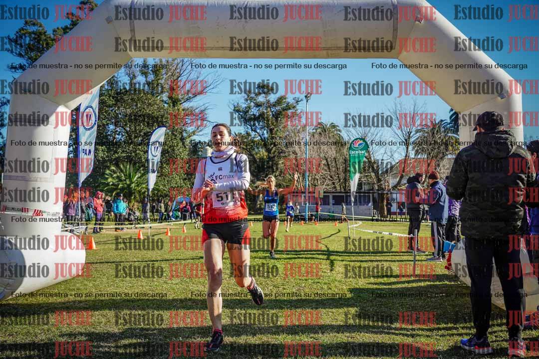 Fotos de la llegada del cross de 4000 m - mujeres