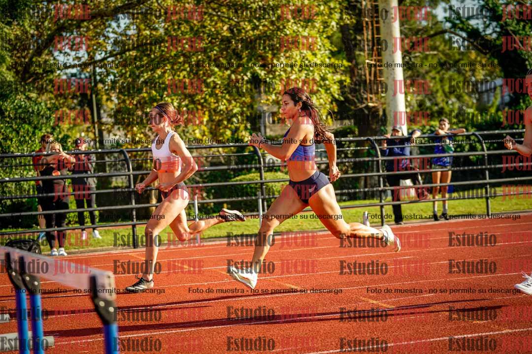 Fotos de los 100 m con vallas de mujeres