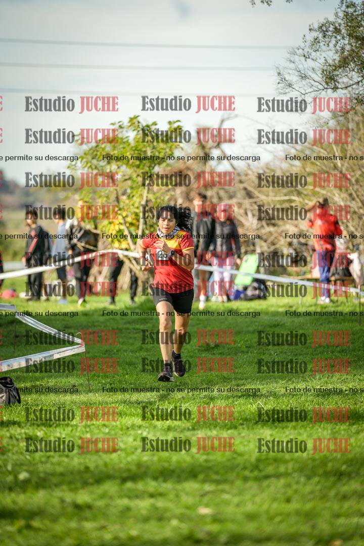 Fotos de la llegada del cross de 4000 m - mujeres