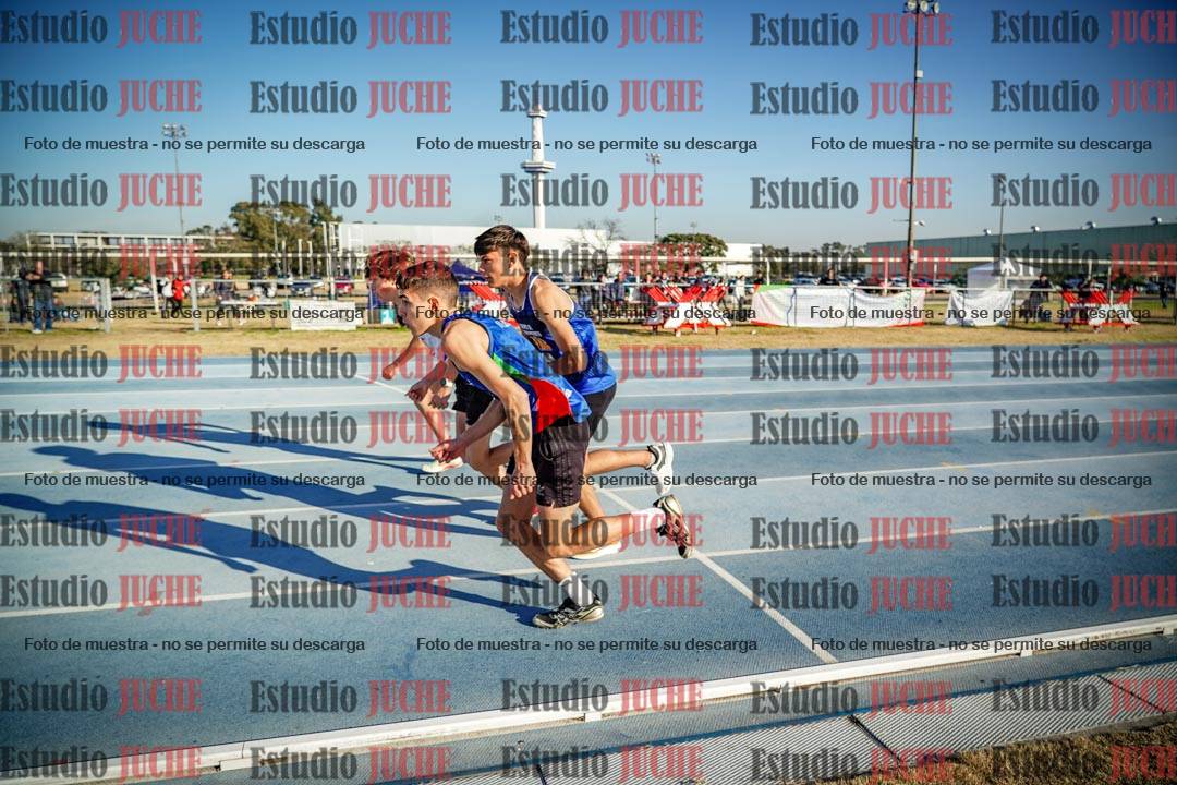 Fotos de los 2000 m con obstáculos de varones