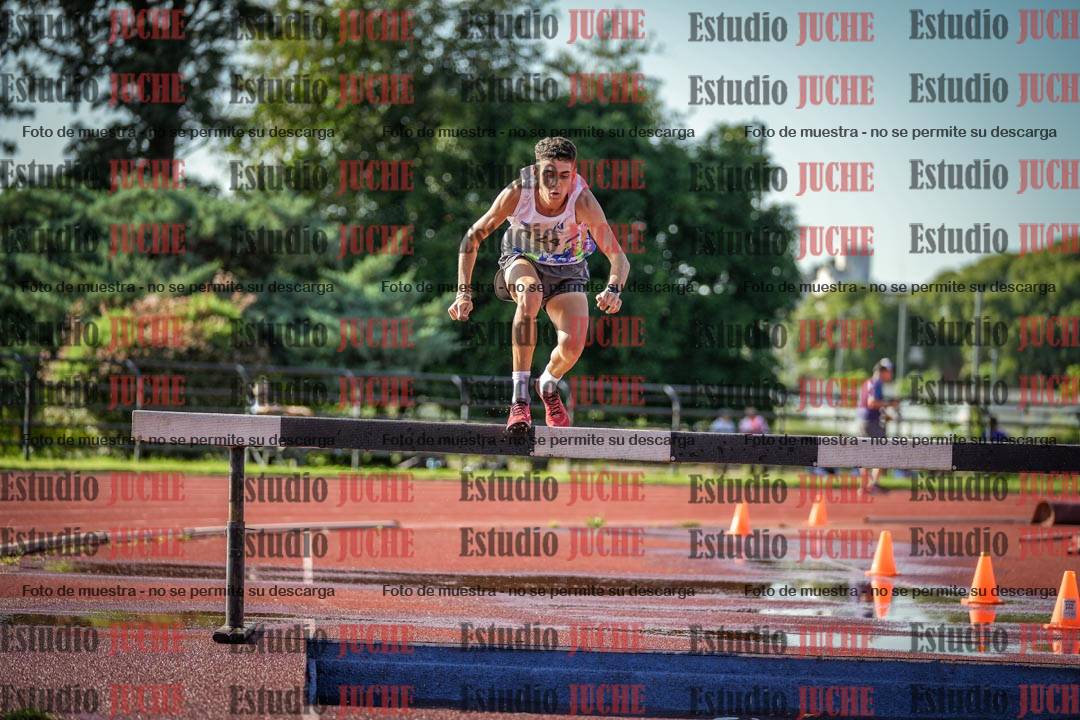 Fotos de los 3000 m con obstáculos de varones