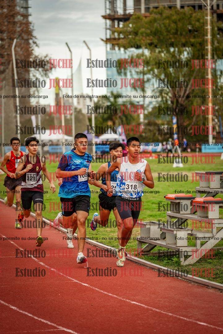 Fotos de los 2000 m con obstáculos de varones