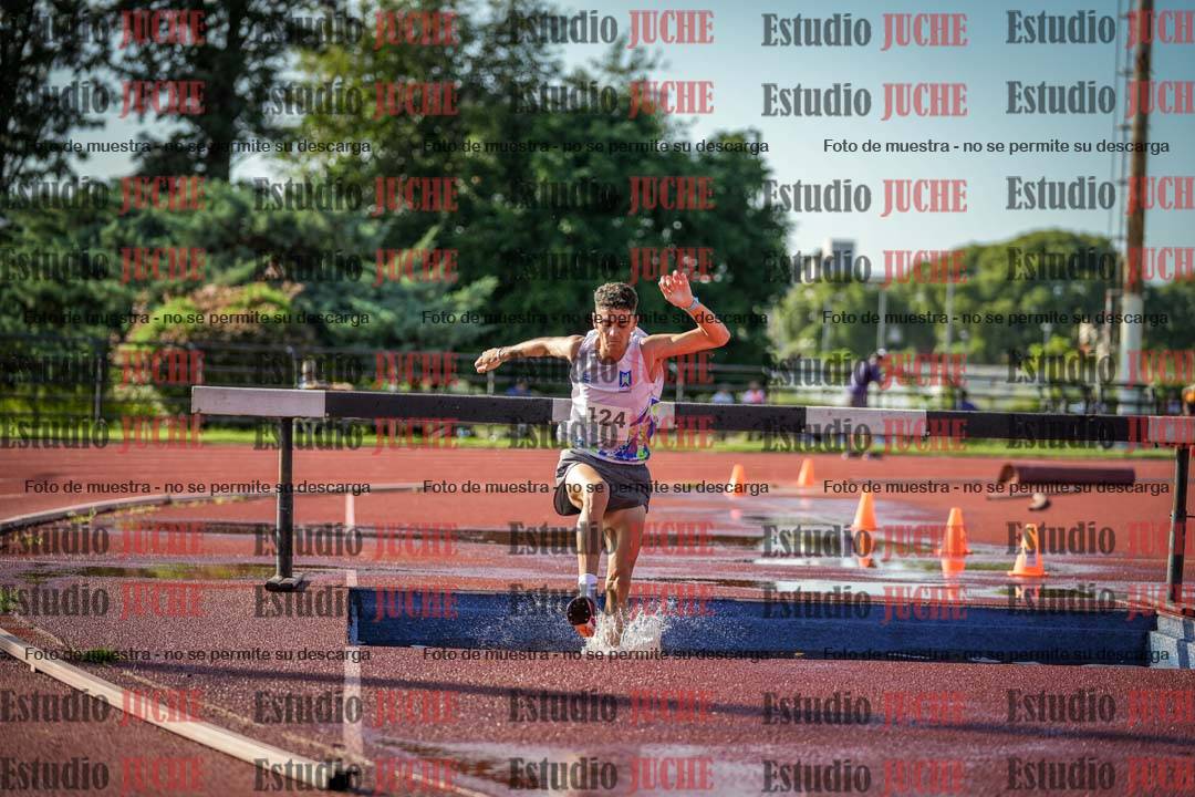 Fotos de los 3000 m con obstáculos de varones