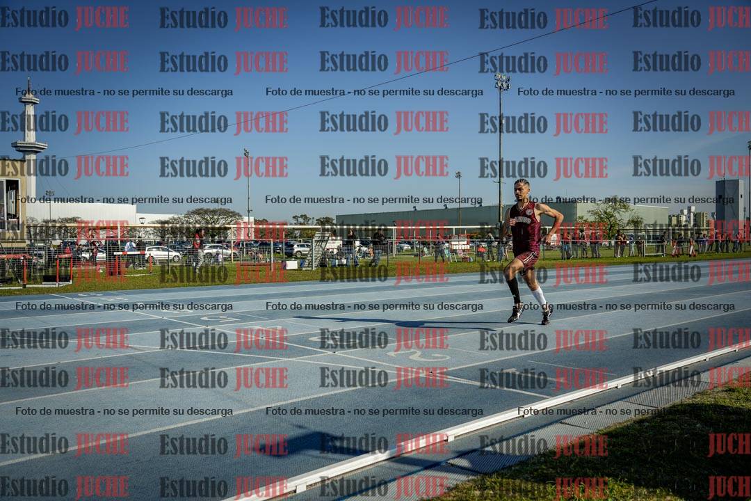 Fotos de los 400 m con vallas de varones
