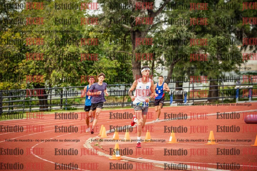 Fotos de los 3000 m con obstáculos de varones