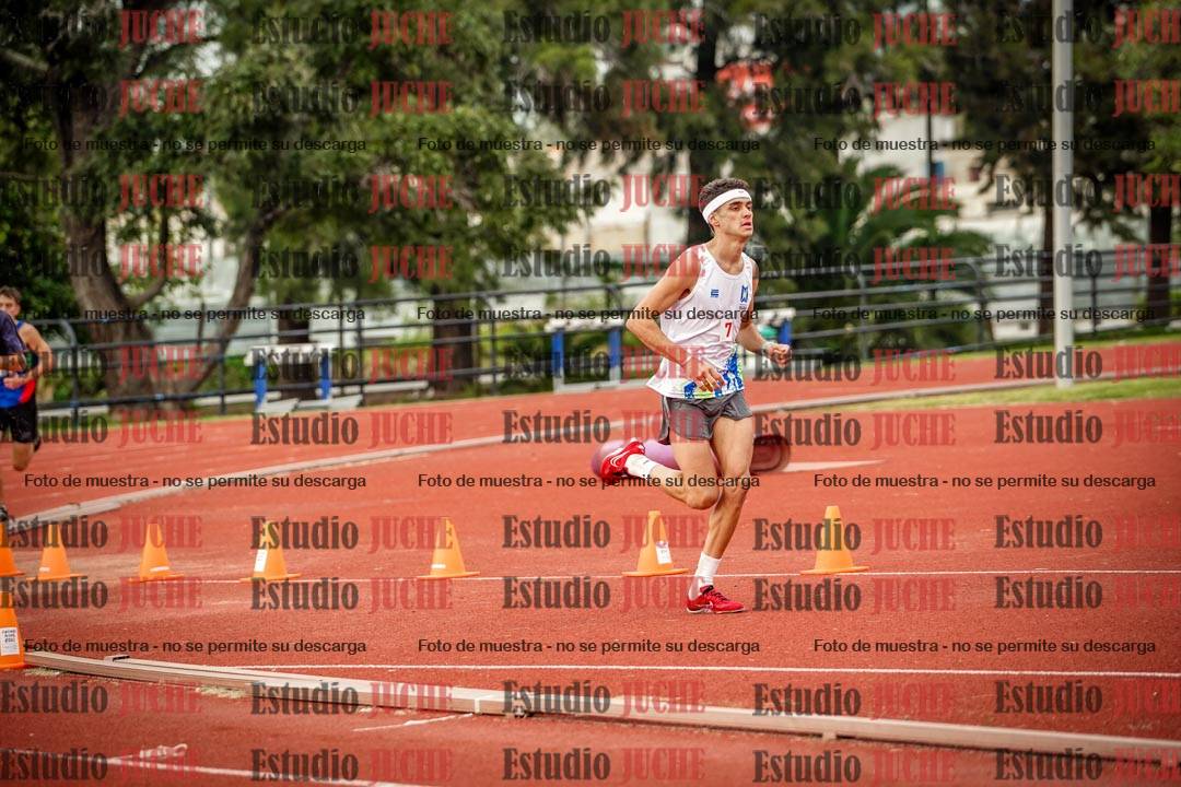 Fotos de los 3000 m con obstáculos de varones