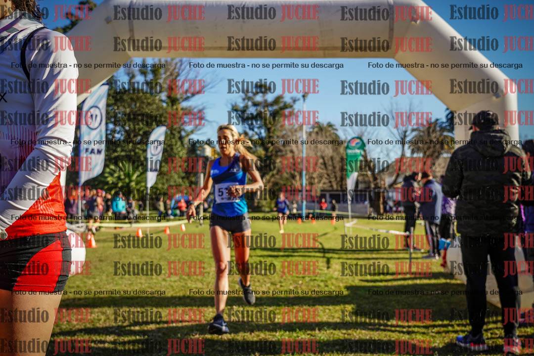 Fotos de la llegada del cross de 4000 m - mujeres