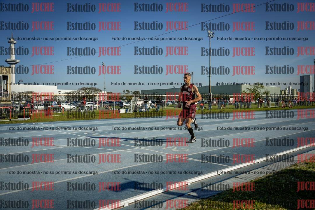 Fotos de los 400 m con vallas de varones