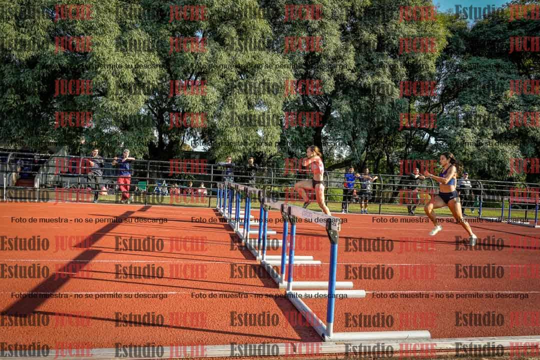 Fotos de los 100 m con vallas de mujeres