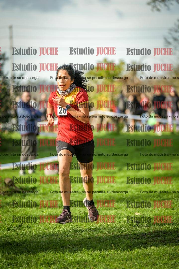 Fotos de la llegada del cross de 4000 m - mujeres