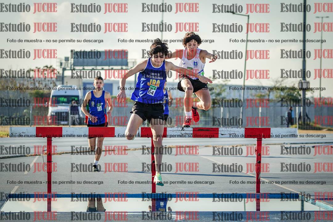 Fotos de los 2000 m con obstáculos de varones