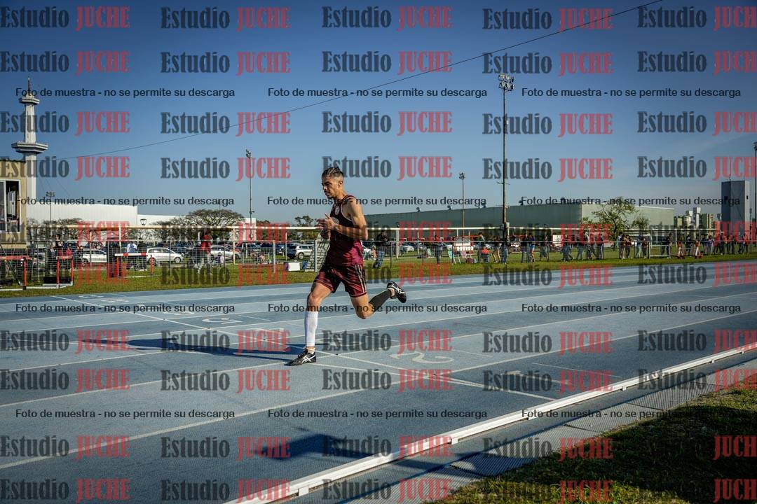 Fotos de los 400 m con vallas de varones