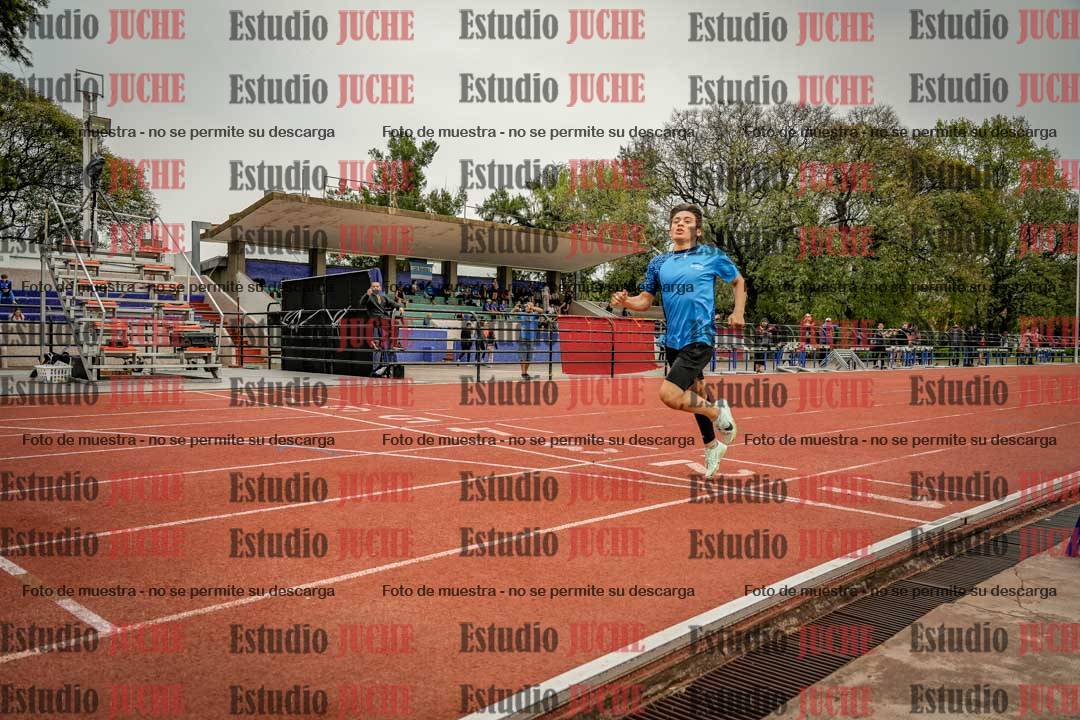 Fotos de los 295 m con vallas de varones