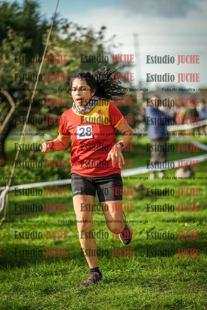 Fotos de la llegada del cross de 4000 m - mujeres