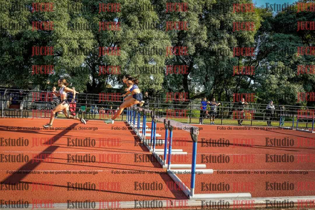 Fotos de los 100 m con vallas de mujeres