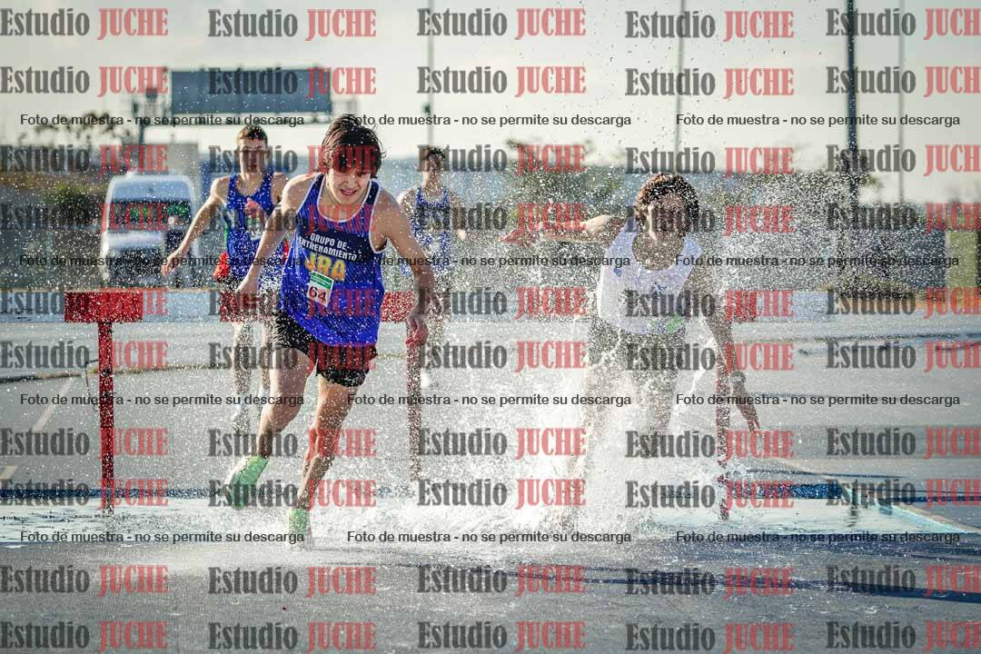 Fotos de los 2000 m con obstáculos de varones