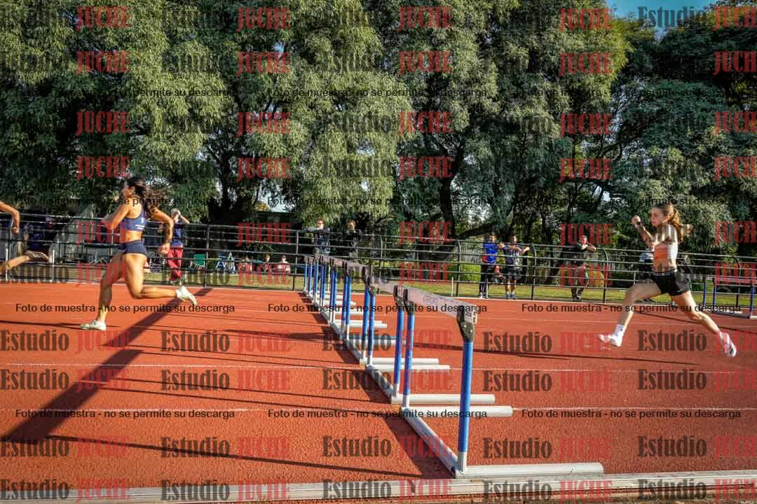 Fotos de los 100 m con vallas de mujeres