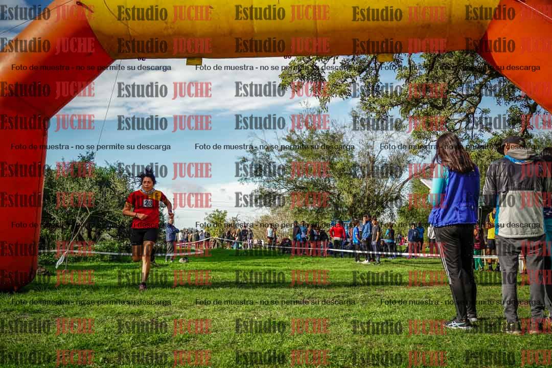 Fotos de la llegada del cross de 4000 m - mujeres