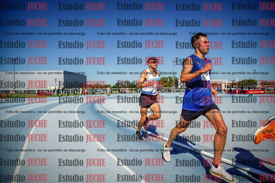 Fotos de los 5000 m de mujeres y varones - serie 1