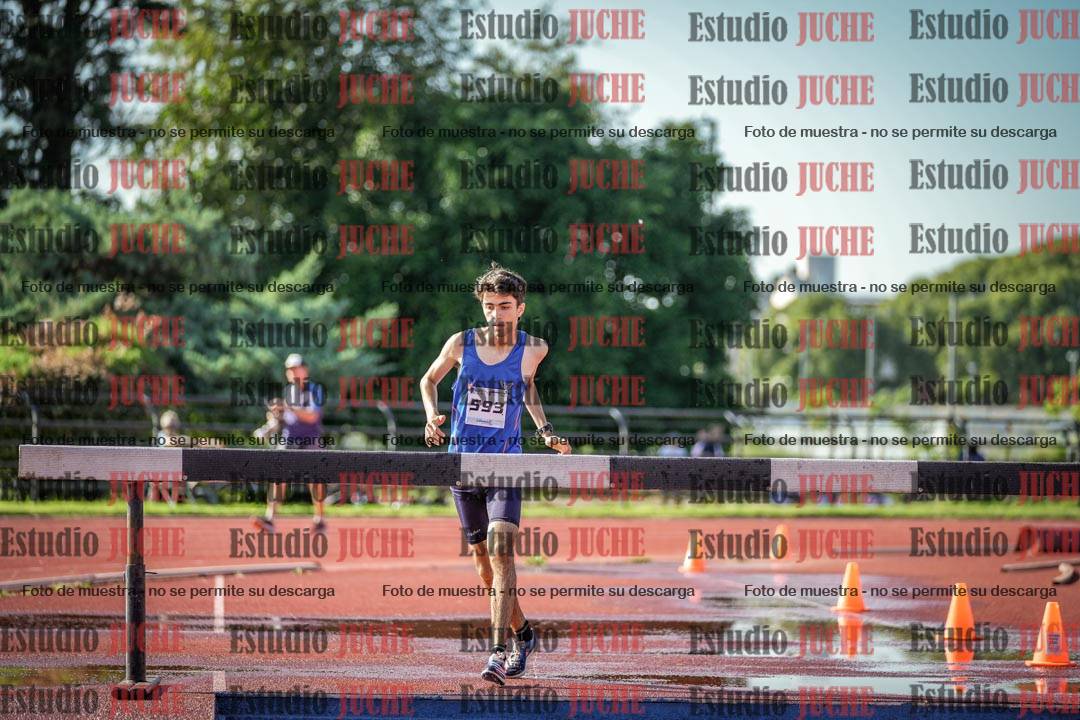 Fotos de los 3000 m con obstáculos de varones