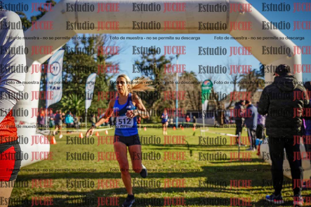 Fotos de la llegada del cross de 4000 m - mujeres