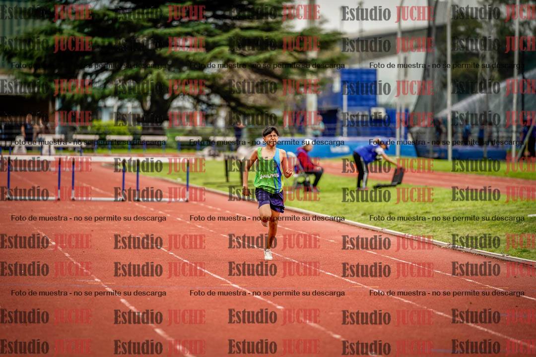 Fotos de los 295 m con vallas de varones