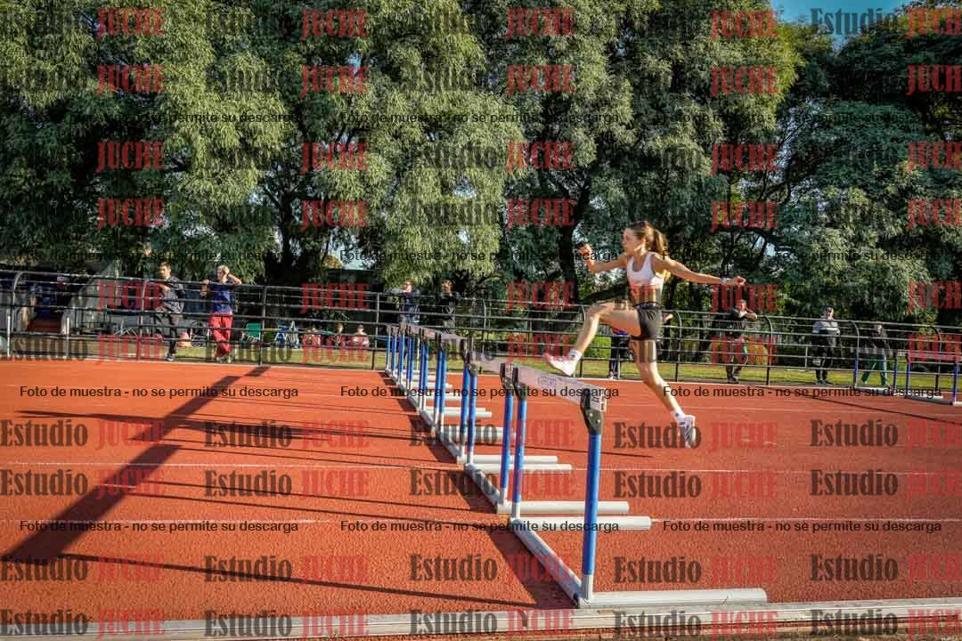 Fotos de los 100 m con vallas de mujeres