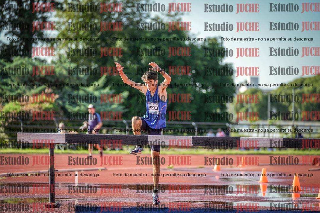 Fotos de los 3000 m con obstáculos de varones