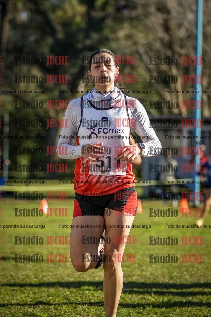 Fotos de la llegada del cross de 4000 m - mujeres