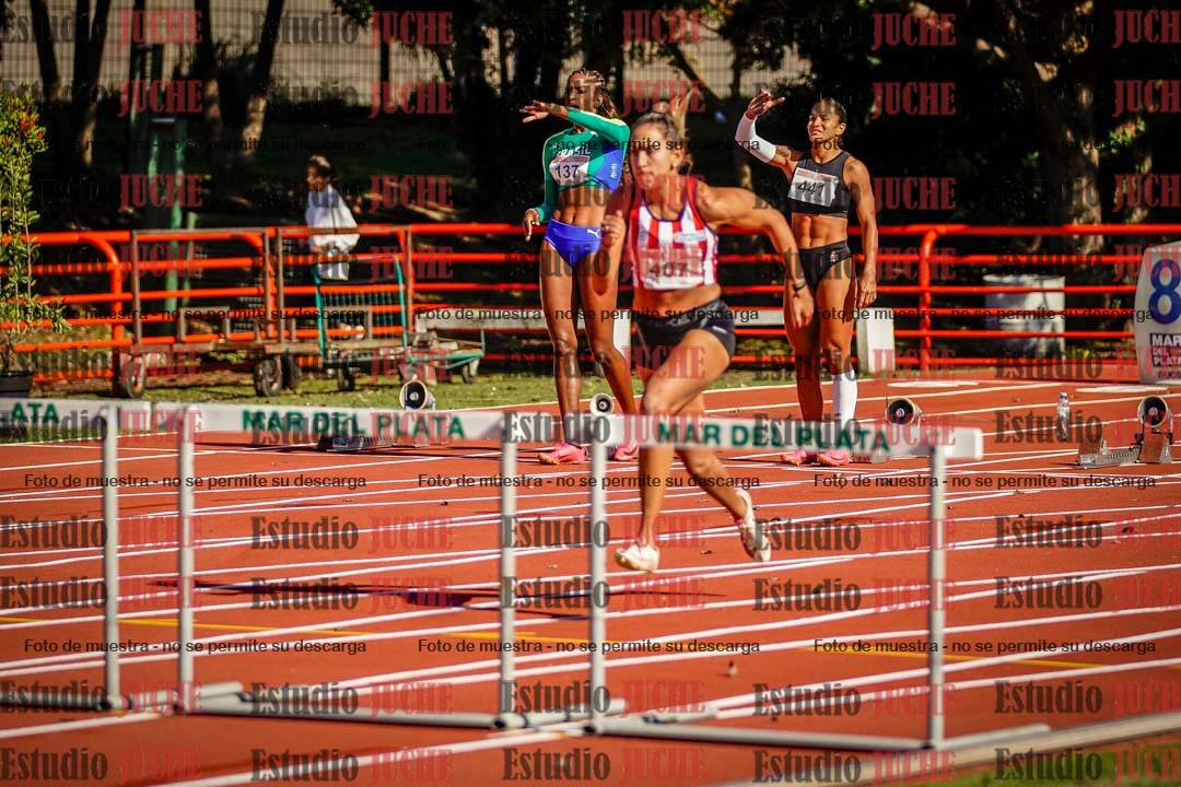 Fotos de los 100 m con vallas de mujeres - hepta 1