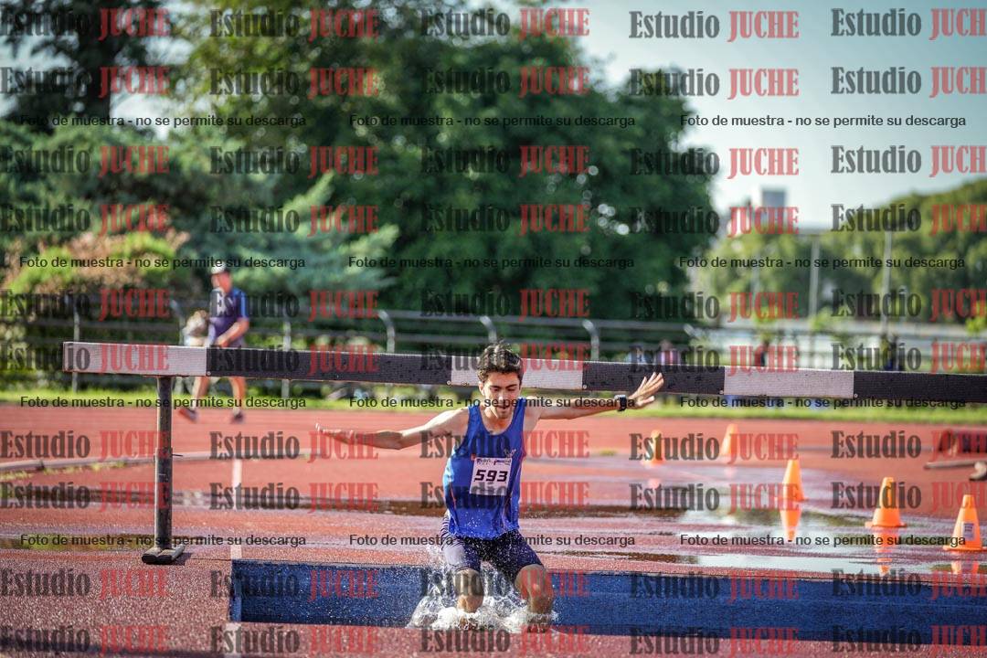 Fotos de los 3000 m con obstáculos de varones