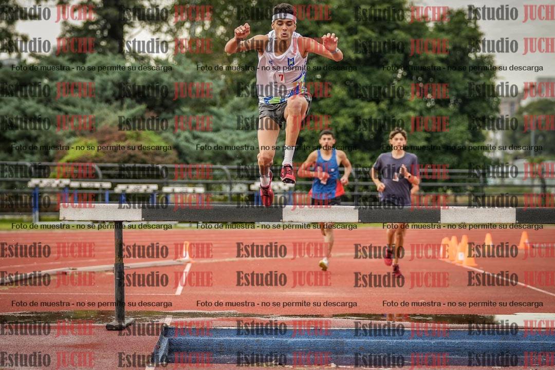 Fotos de los 3000 m con obstáculos de varones