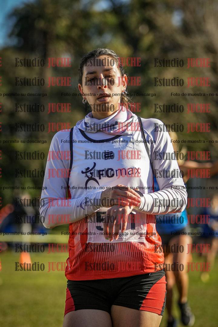 Fotos de la llegada del cross de 4000 m - mujeres