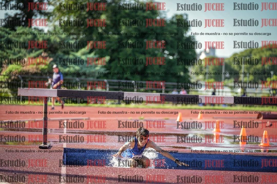 Fotos de los 3000 m con obstáculos de varones