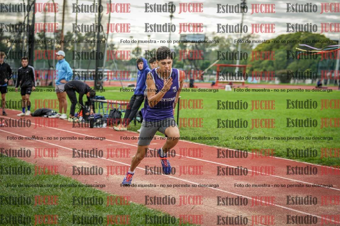 Fotos del salto en largo - varones mayores