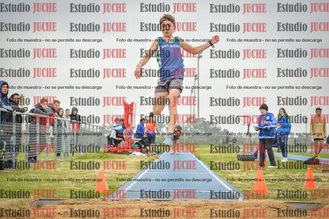 Fotos del salto en largo de varones - U18