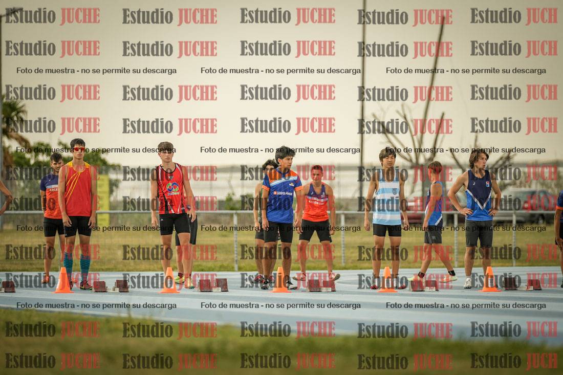Fotos de los 80 m llanos de varones